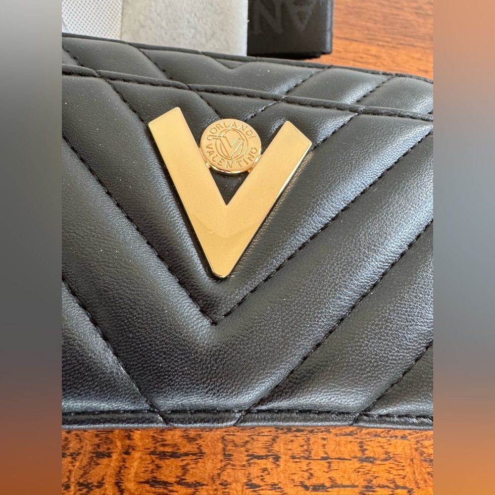 NWT - Valentino Orlandi Vegan Leather Black Quilted Crossbody Camera Bag - Picture 5 of 10